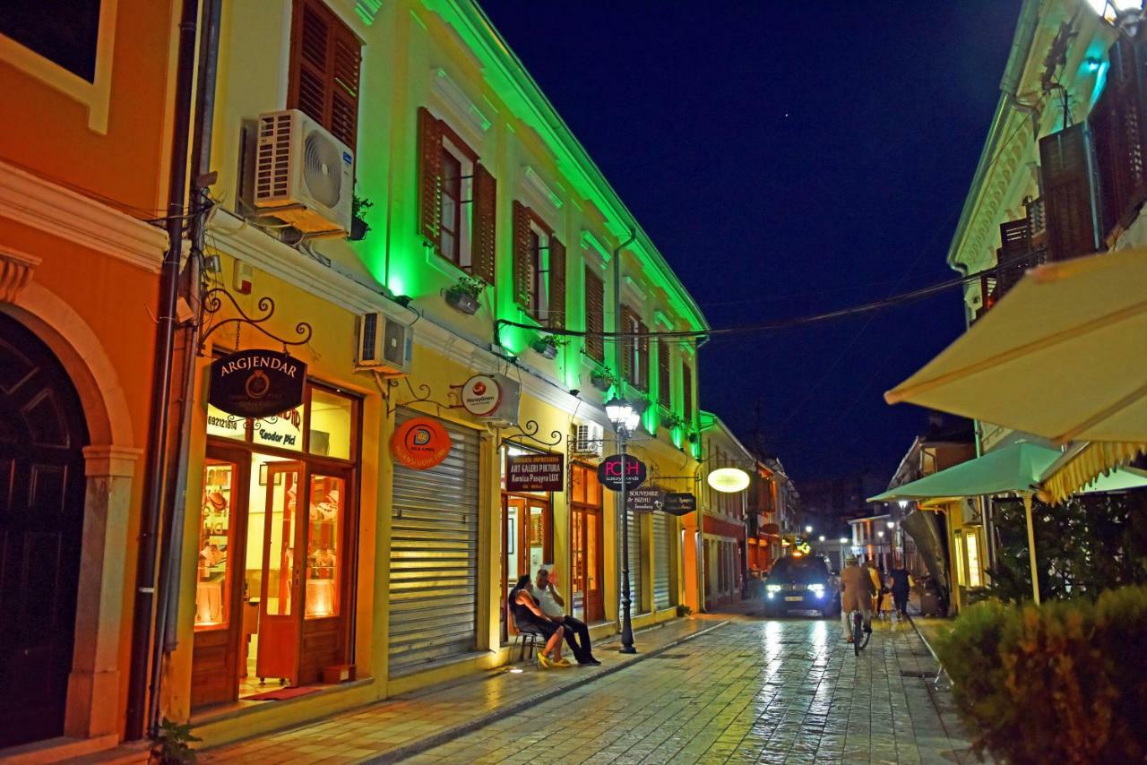 Promenade Hotel Shkoder Exterior photo